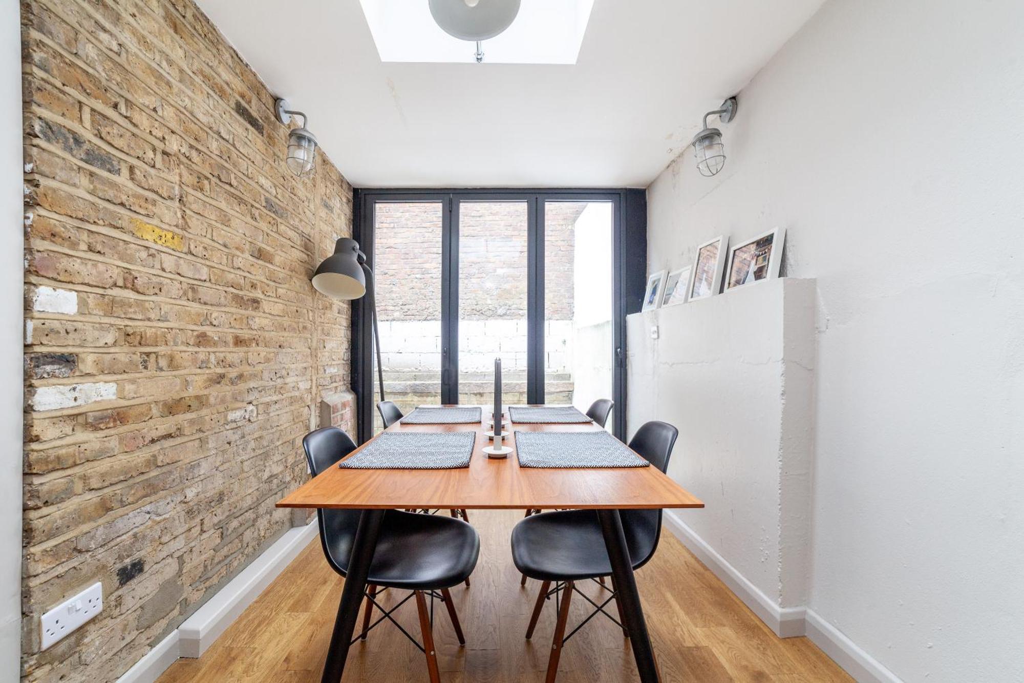 Leilighet Stylish & Central 2-bed, 2-bath In Notting Hill *