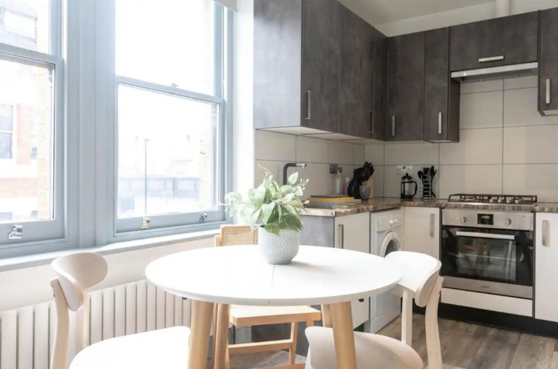 Urban Chic: Stylish 1-bed In The Heart Of The City Appartamento Londra