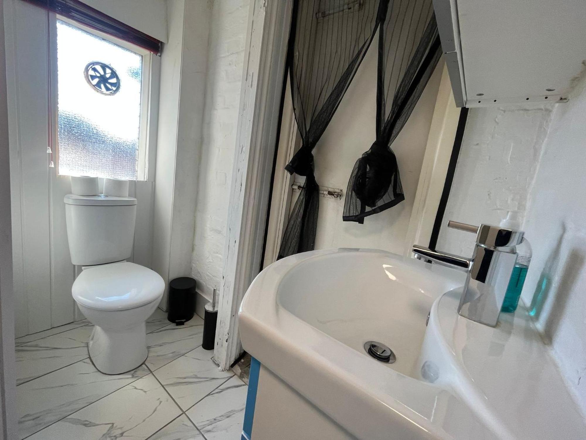 Appartamento Nifty 2 Bedroom Flat In Goswell Rd Londra