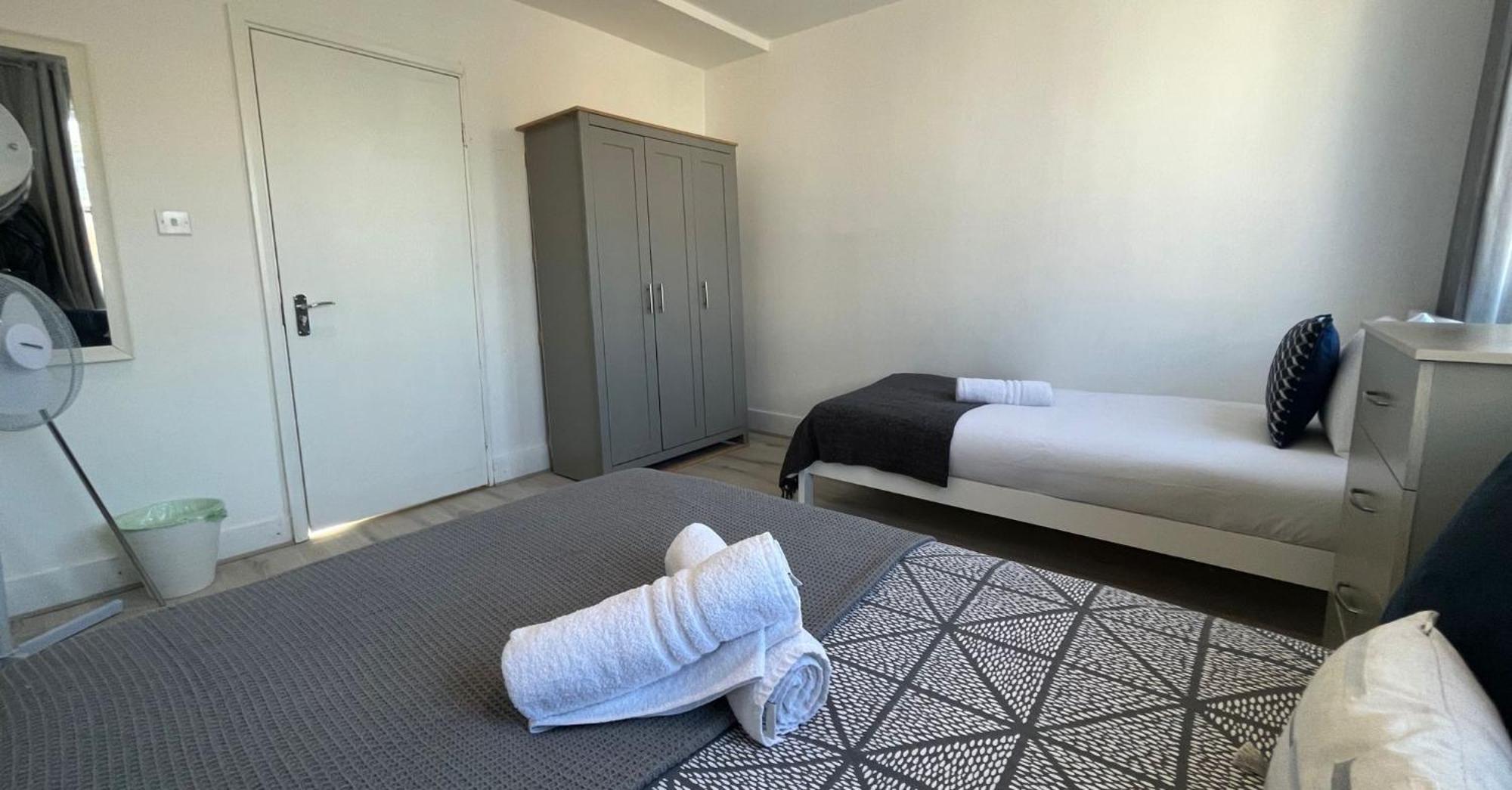 Nifty 2 Bedroom Flat In Goswell Rd Appartamento *