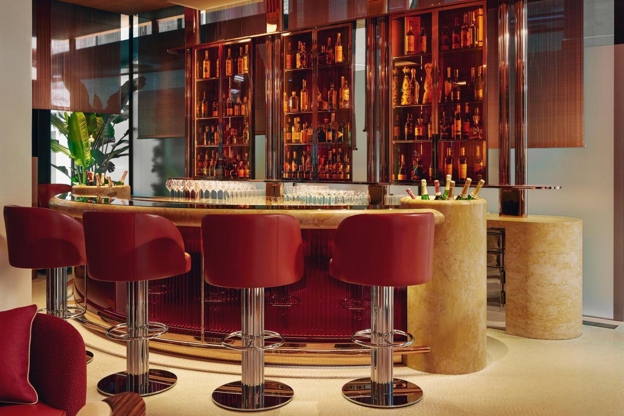 The Emory, Maybourne Hotell