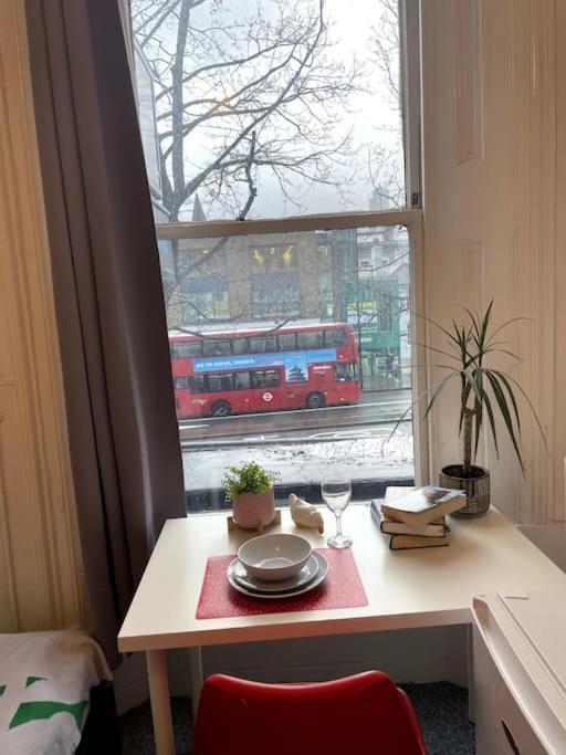 Flat In Heart Of Apartment London