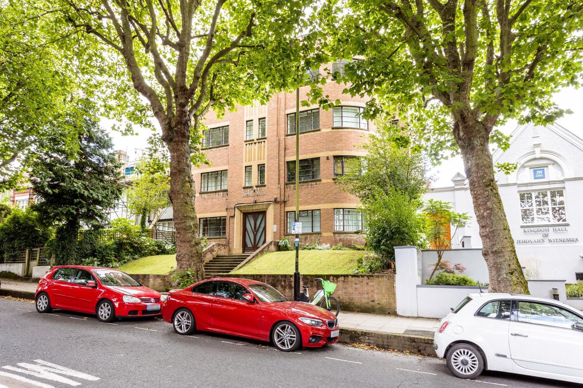 Stylish Highgate Haven Apartment