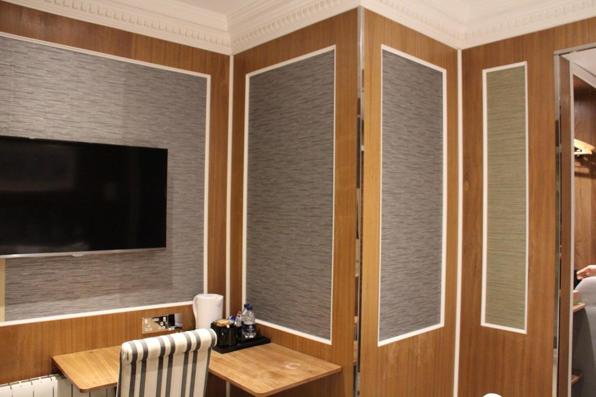 Cheshire Hotel 3*