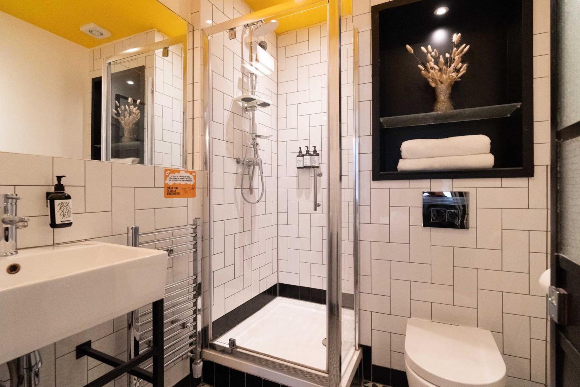 Room2 Hammersmith Hometel 4* London