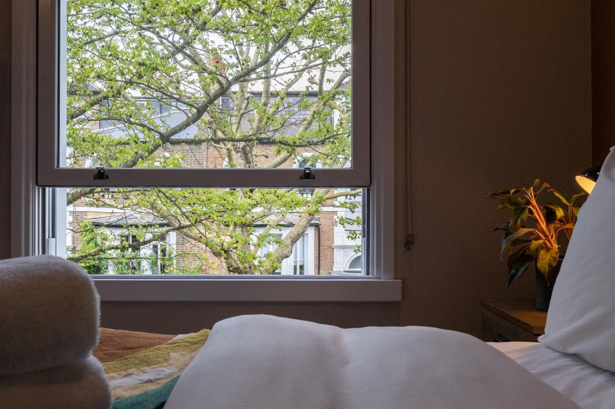 Room2 Hammersmith Hometel London