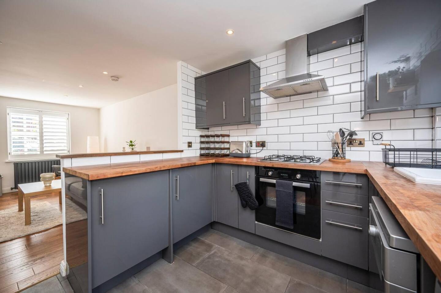 Semesterbostad Greenwich House 10 Mins To O2 - Free Parking Pass The Keys *