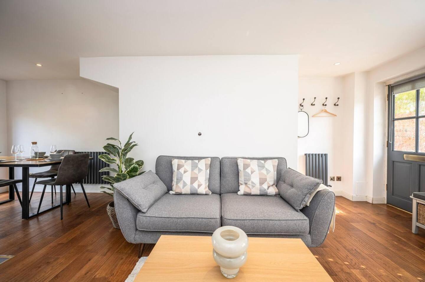 Greenwich House 10 Mins To O2 - Free Parking Pass The Keys * London