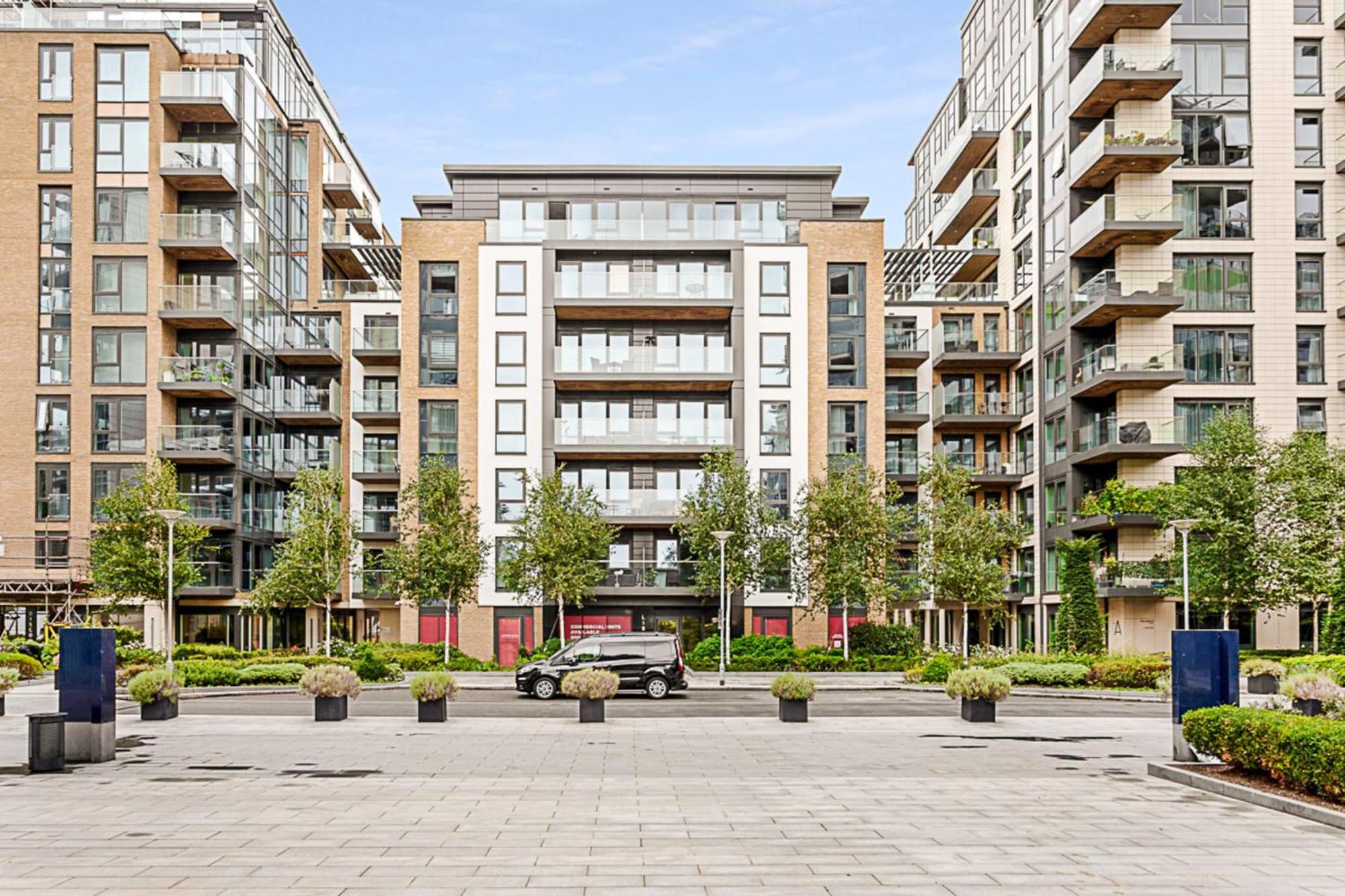 Stylish Flat In Battersea Reach Apartment *