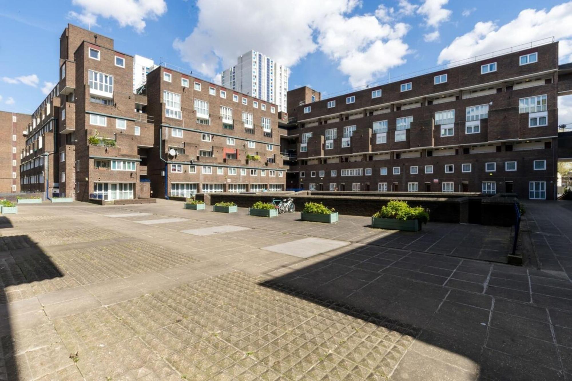 Apartment Cosy 4 Bed In London- Sleeps 8