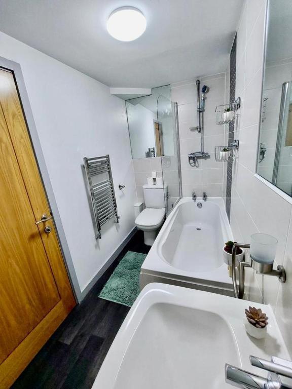Two Bedroom In Fulham * Londra