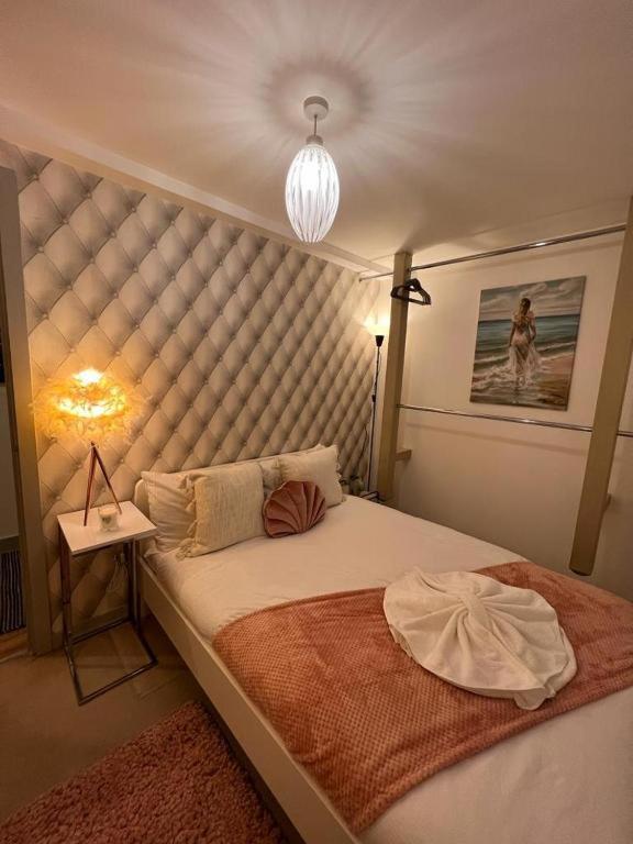Appartamento Two Bedroom In Fulham Londra