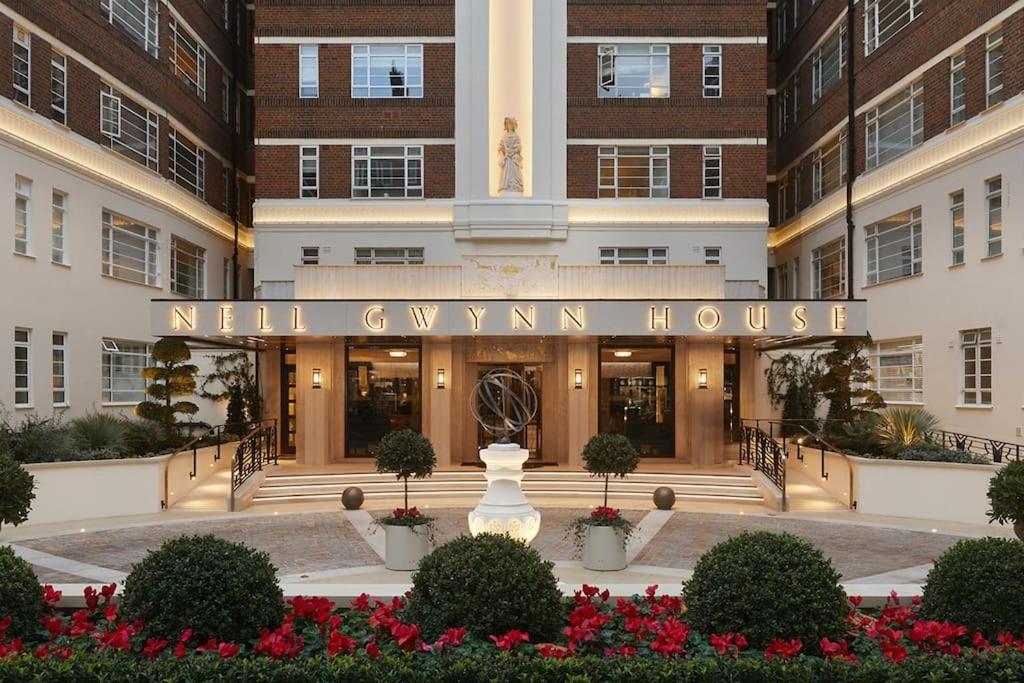 Charming In Prestigious Chelsea London