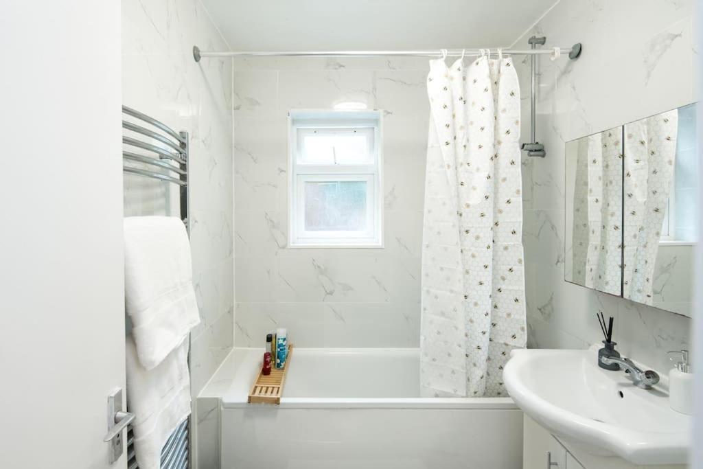 Family-friendly Garden Retreat Lejlighed