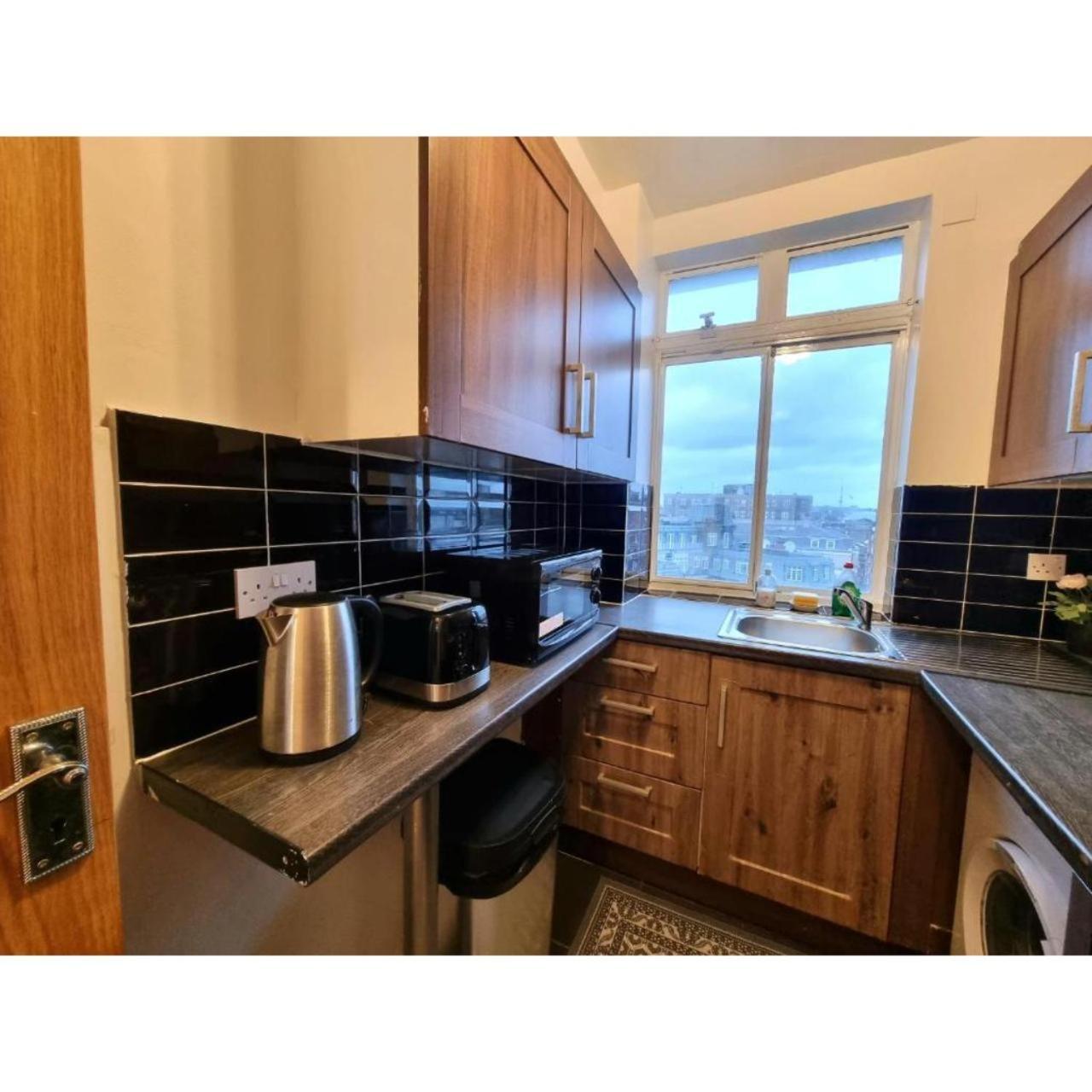 Stylish 1 Bed Flat In The Heart Of Marble Arch Londra