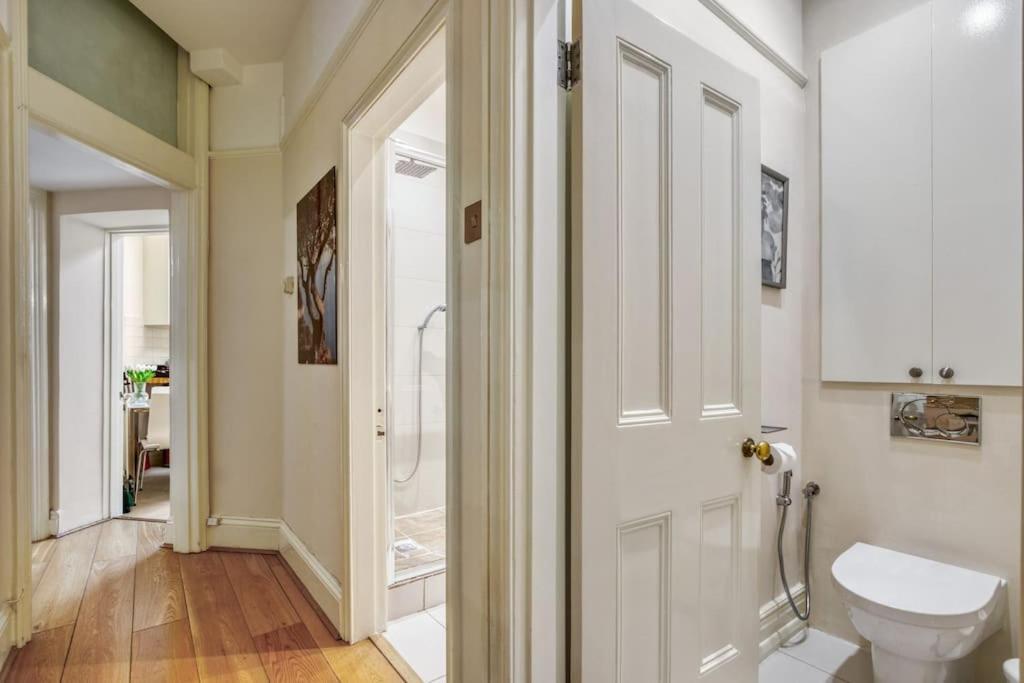 Apartment 2bed 2bath Earls Court *