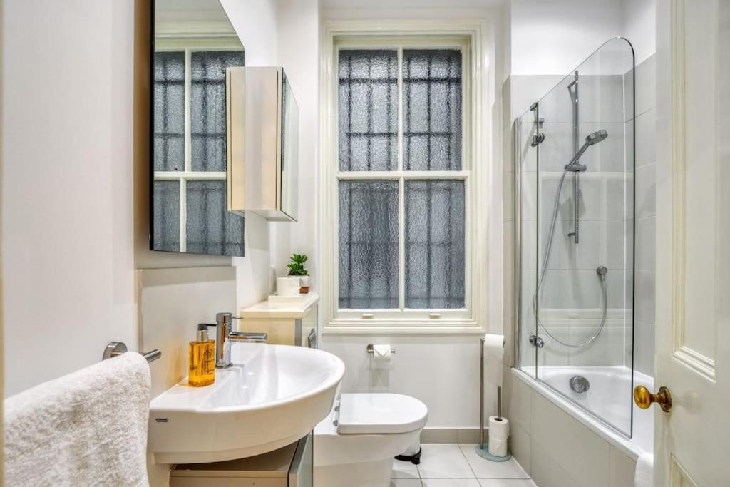 2bed 2bath Earls Court