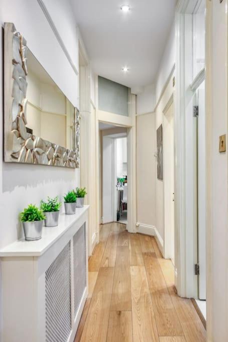 2bed 2bath Earls Court London