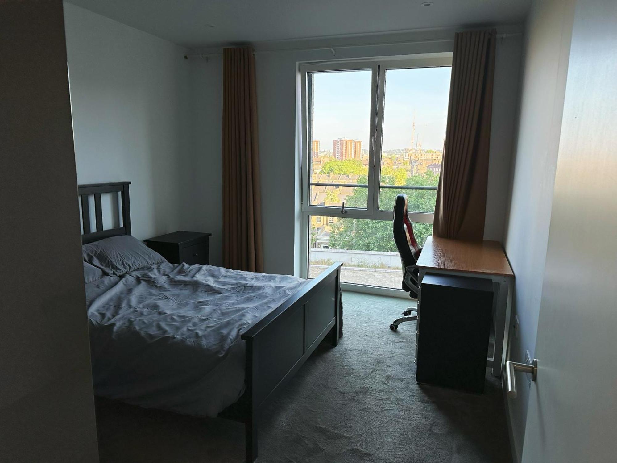 Modern 2 Bedroom Secured Flat *