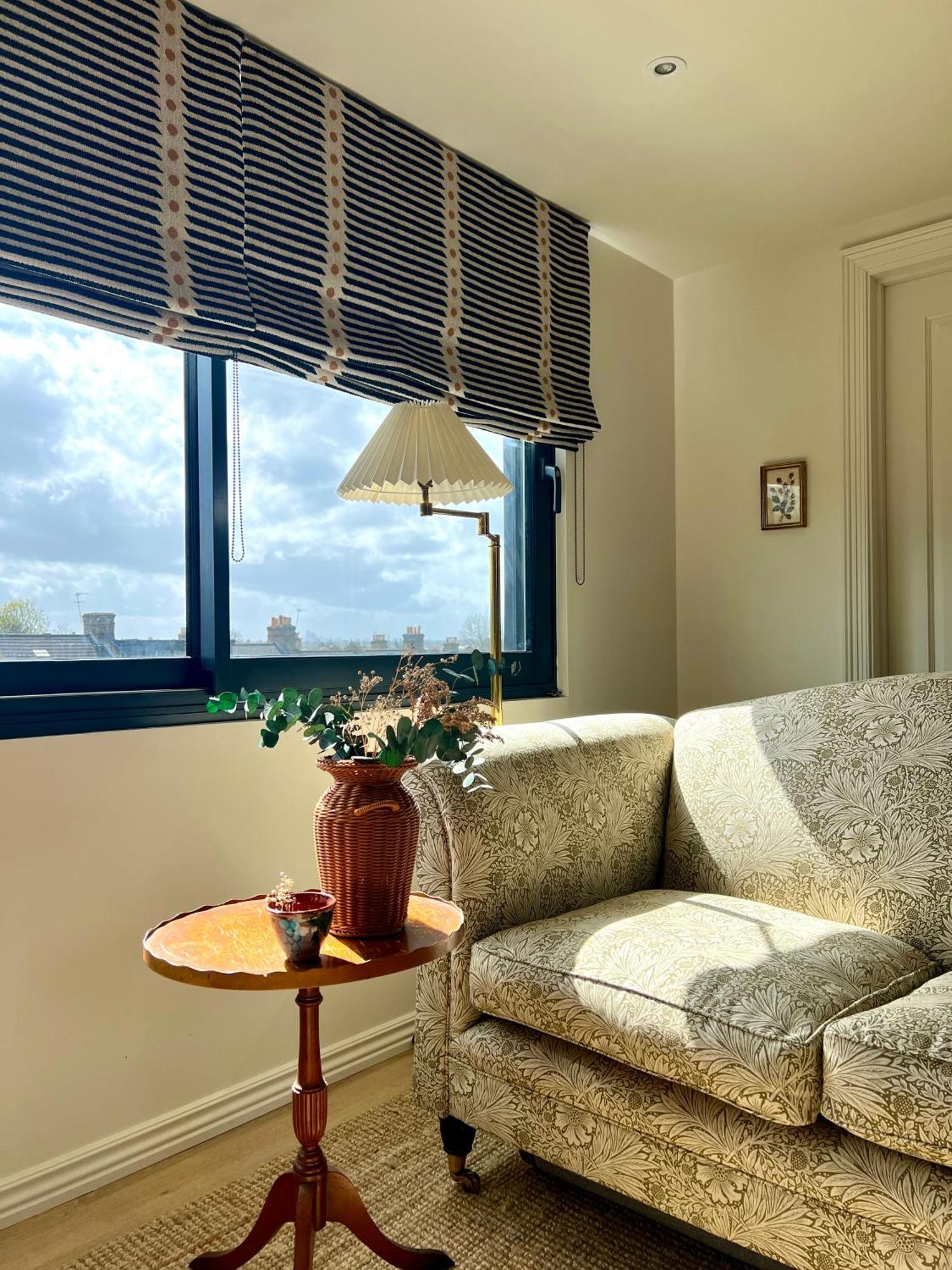 Entire Spacious Loft Studio-own Bathroom & Kitchen Within Victorian Terraced Homestay *