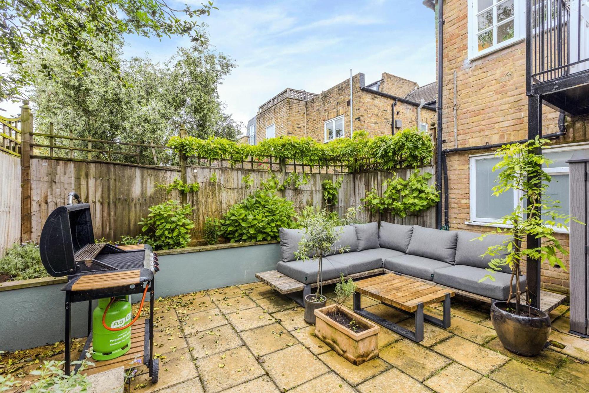 Apartment Peaceful Multilevel 2br Flat With Garden In Fulham