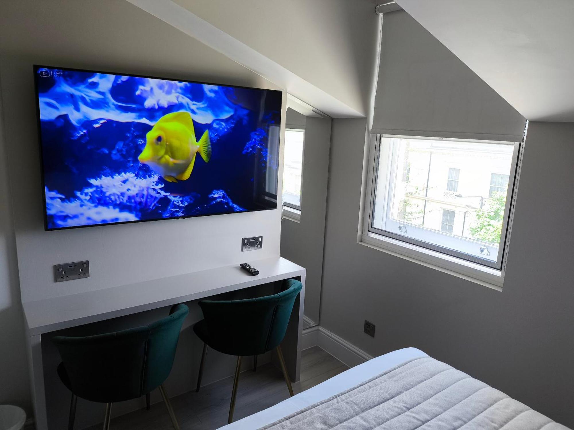 Nox Kensington Aparthotel 4*