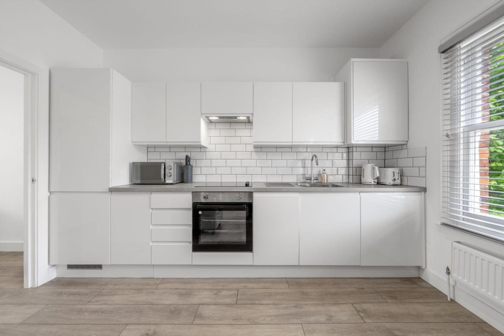 Modern Split Level 2br Spacious Maida Vale * Londen