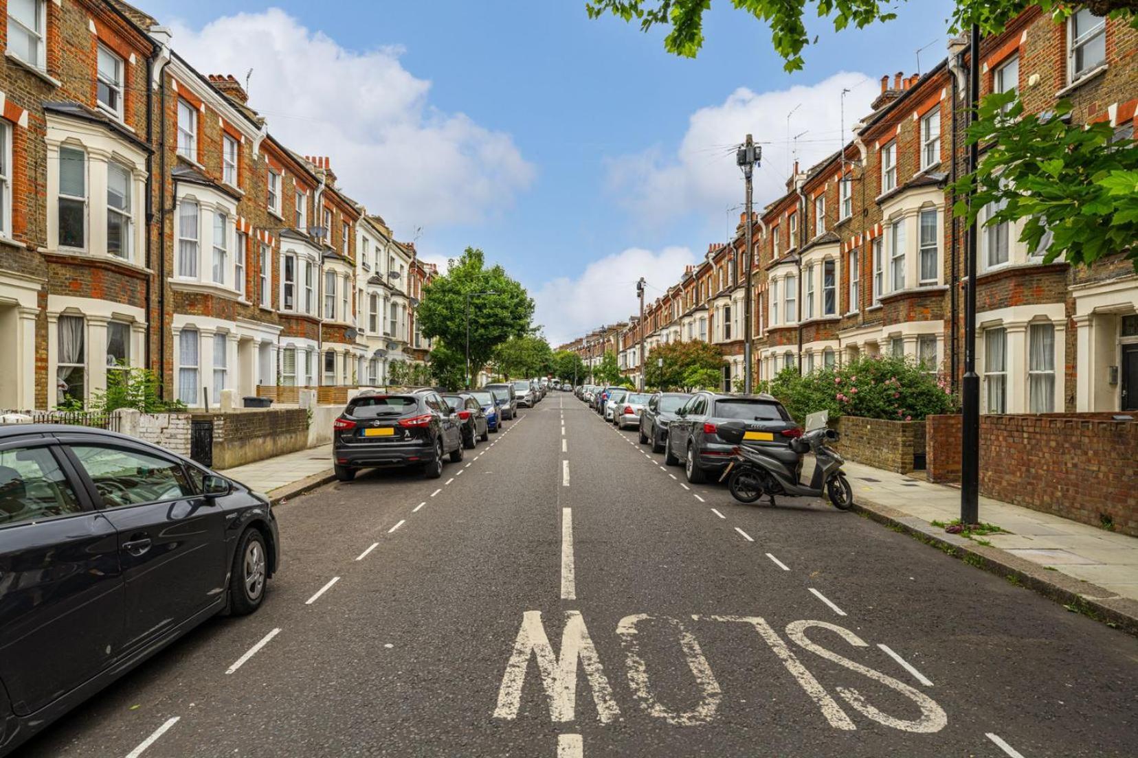 Modern Split Level 2br Spacious Maida Vale Londen