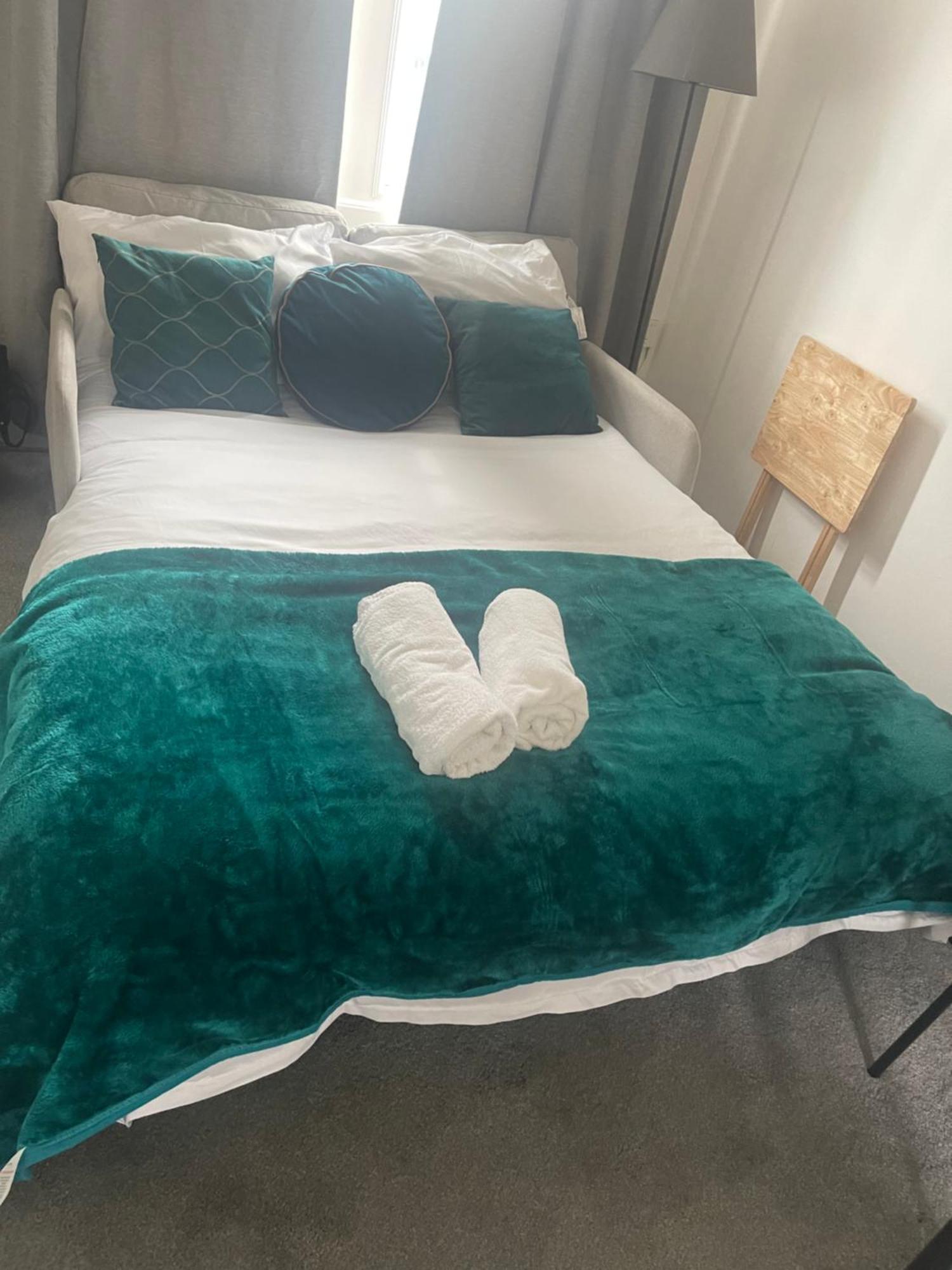 Tooting - Cosy 2 Bedroom House With Garden, 5 Mins Walk To Tube Station Hébergement de vacances