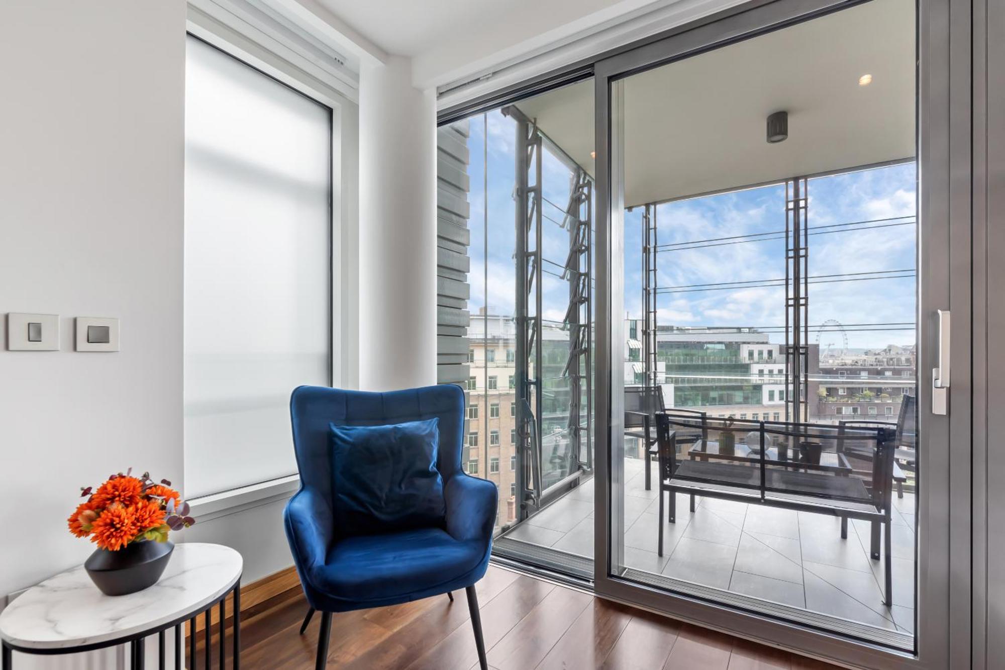 3bed 3bath With 2xbalconies In Lägenhet *