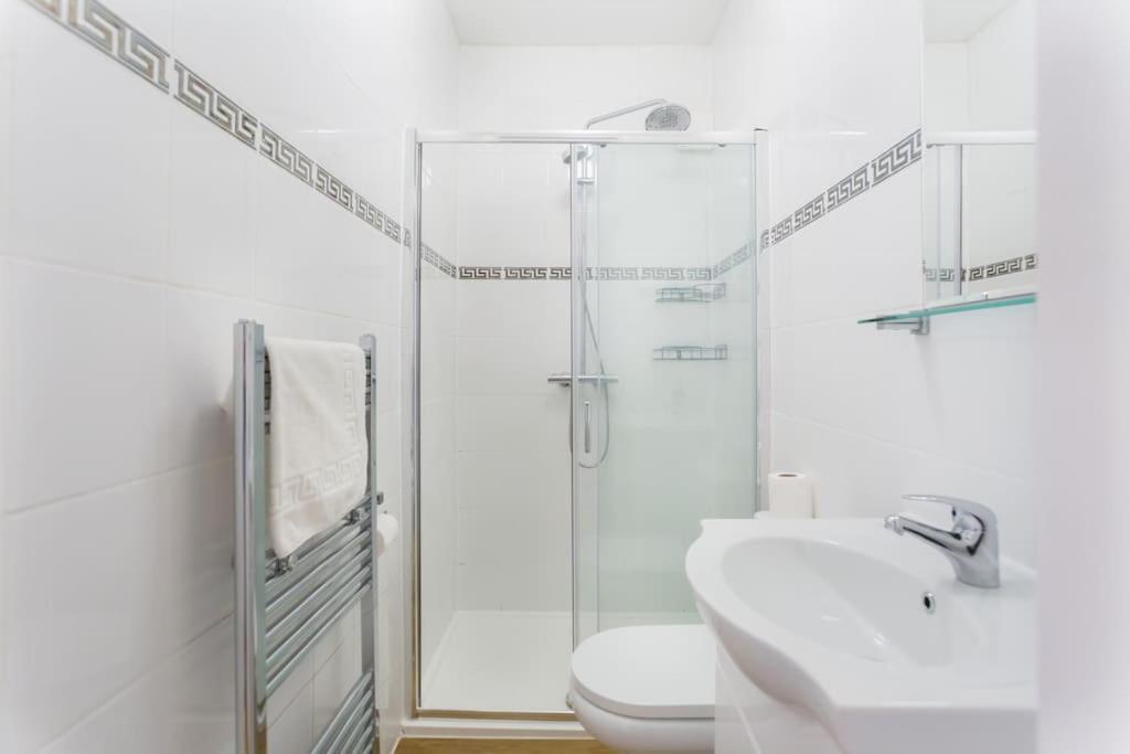 Two Bedroom In Dalston * Londen