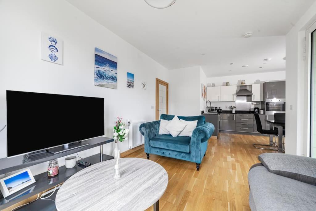 Modern 1-bed With Panoramic View In * Londra