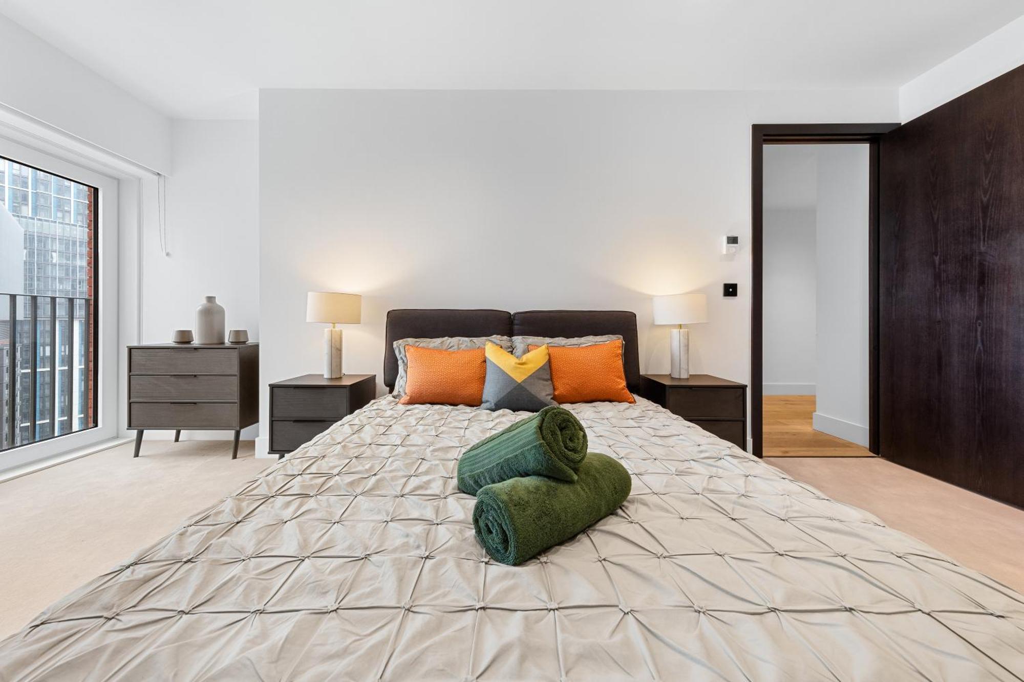 Heart Of Panoramic View 2 Bedroom Designer Luxury - Pool And Gym Access Appartement Londres