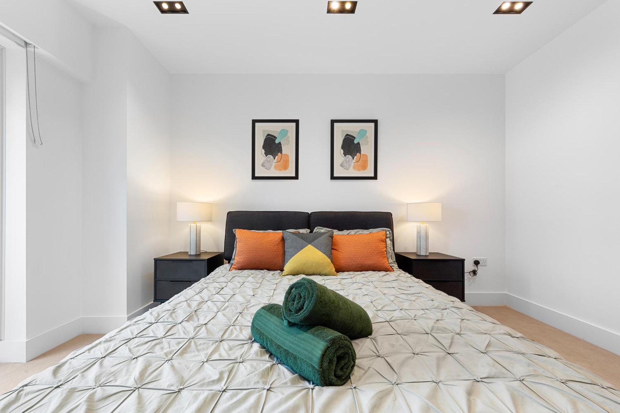 Heart Of Panoramic View 2 Bedroom Designer Luxury - Pool And Gym Access Londres