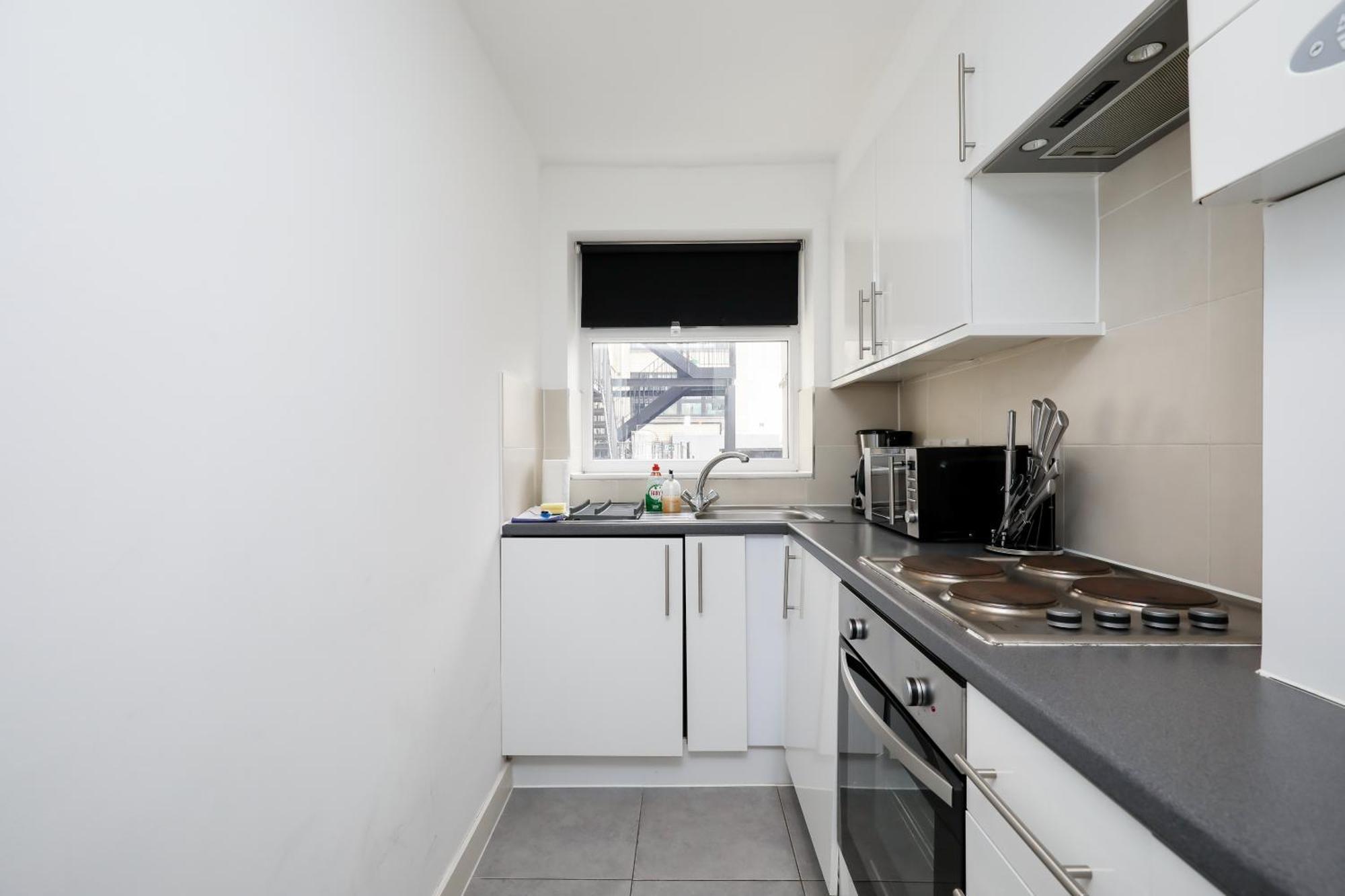 Stylish Fitzrovia Studios W1 *