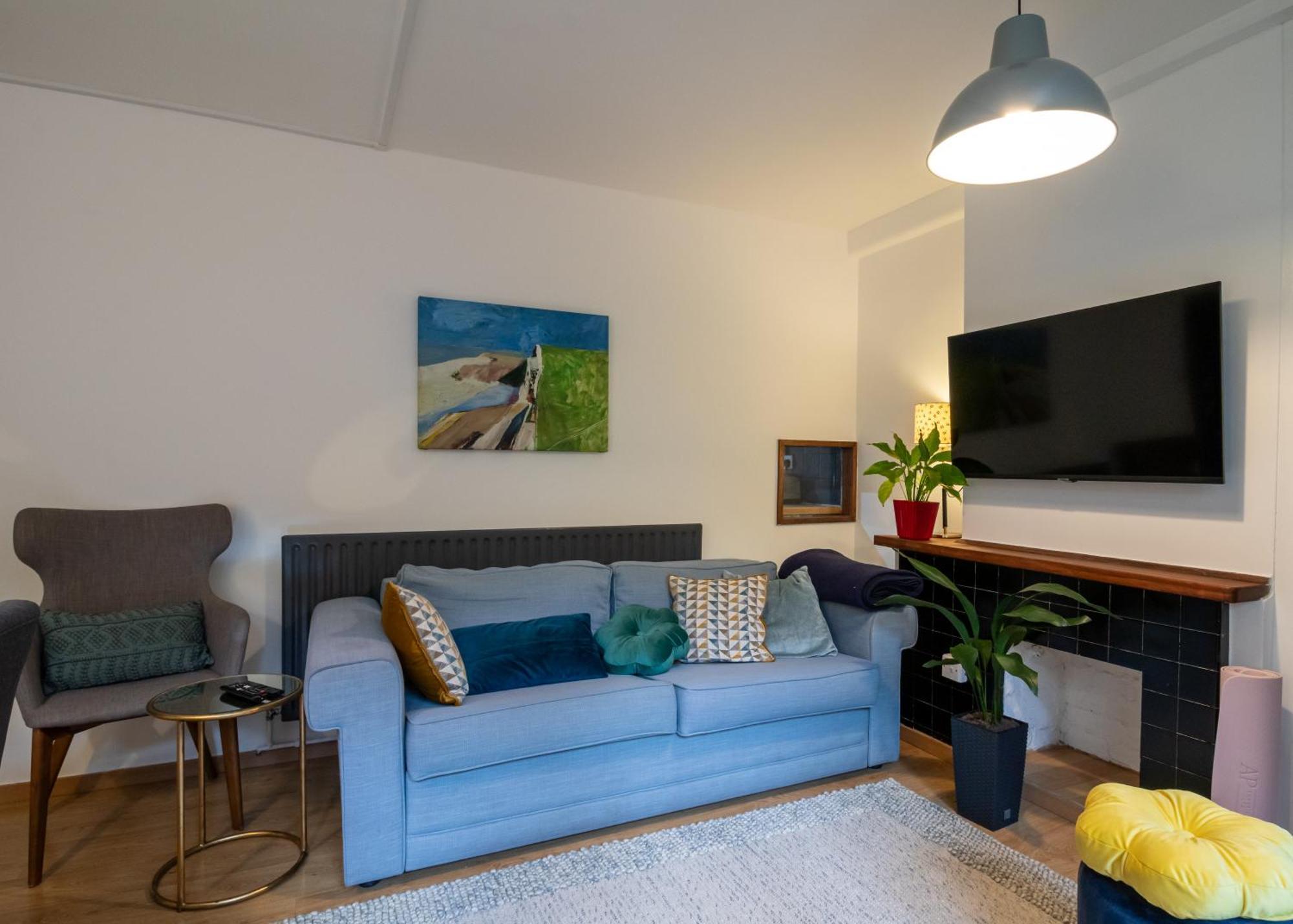 Cosy Family Retreat With Garden & Workspace * London