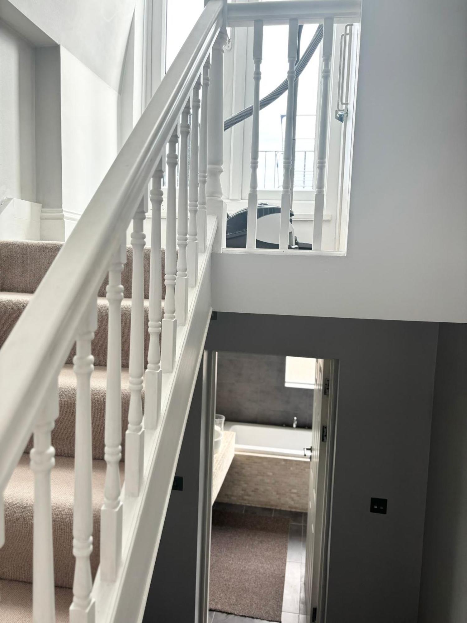 Victorian Modern Two Bedrooms Flat In West Kensington With Skyline View Lägenhet London