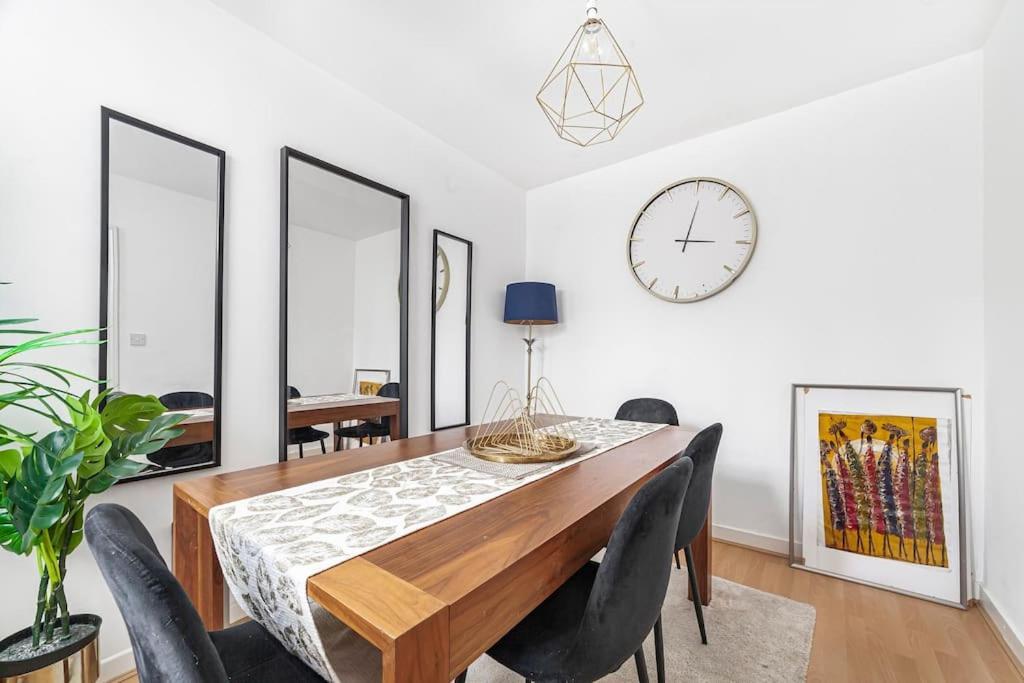Spacious & Chic 3-bed House Near Central Appartement *