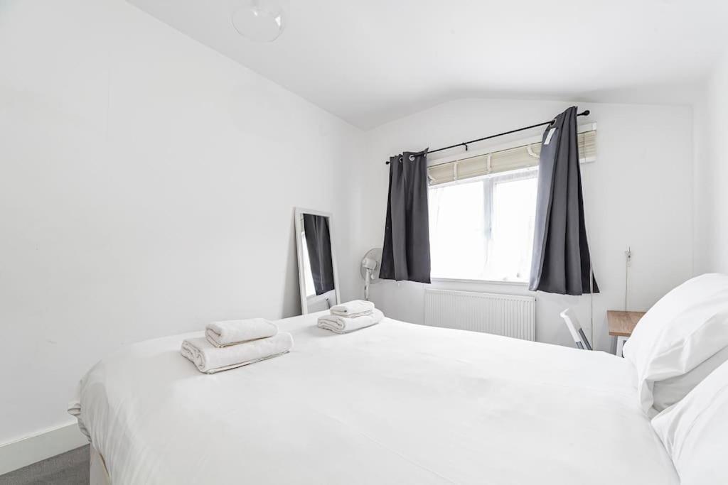 Spacious & Chic 3-bed House Near Central Appartement