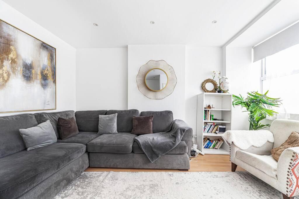 Spacious & Chic 3-bed House Near Central Londres