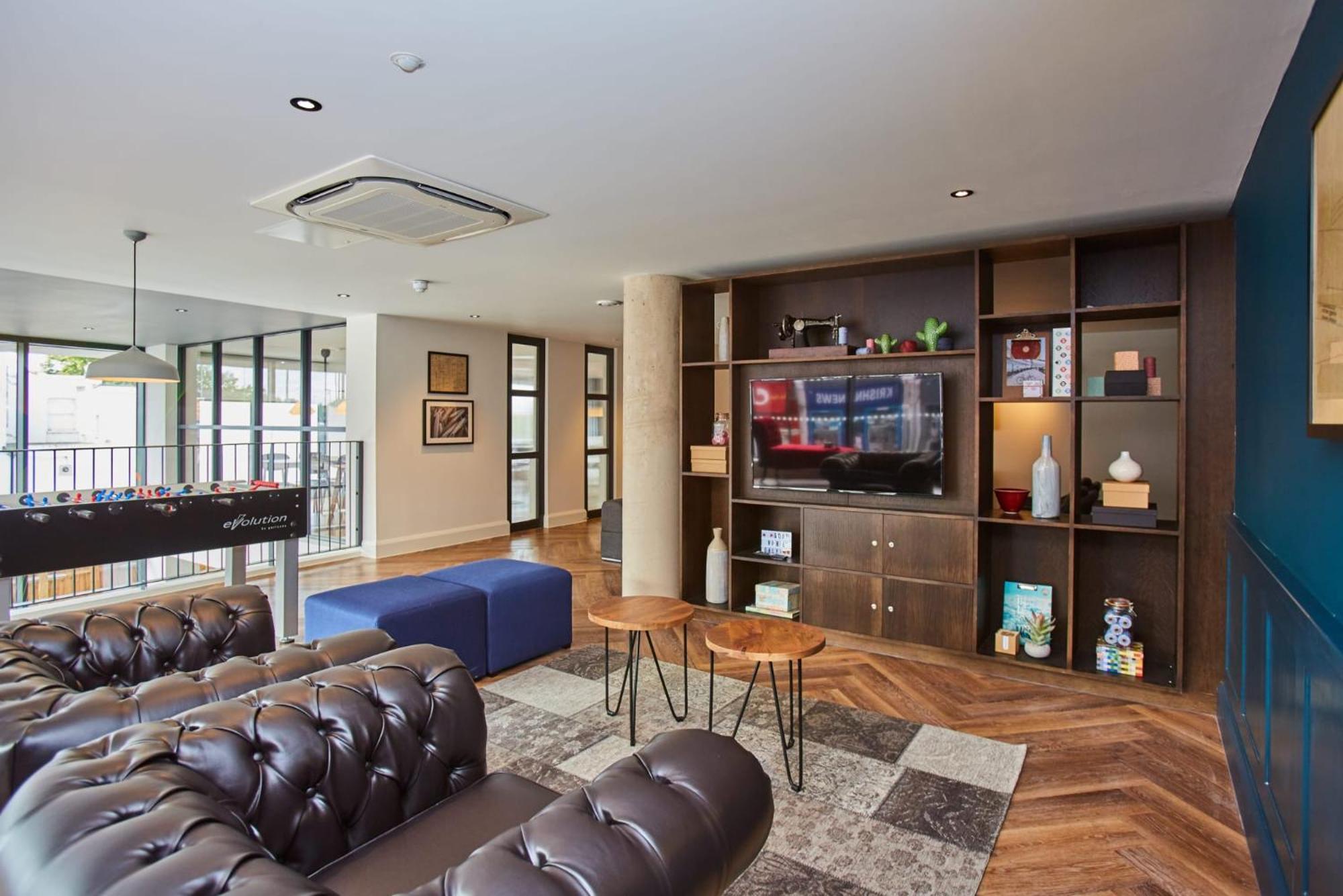 Chic Modern At Mannequin House In Lejlighed *