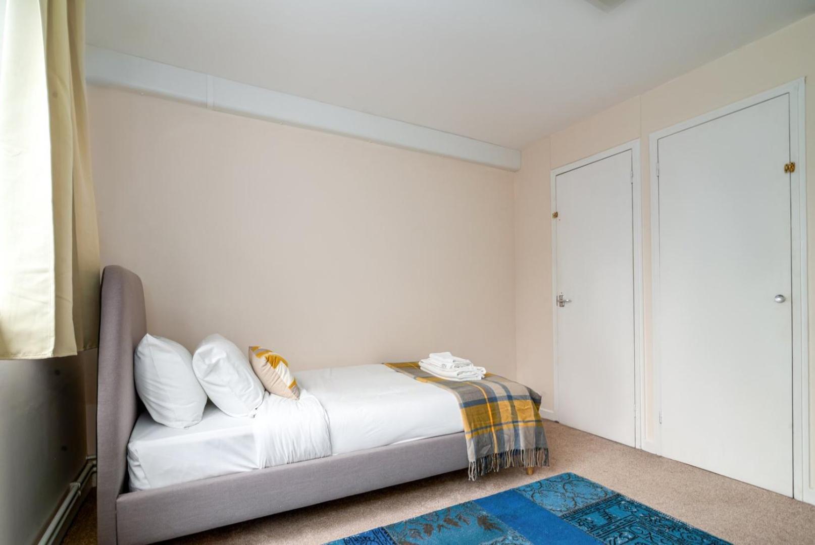 Guestready - Lovely Ground Floor Duplex With Patio In Southbank Londen