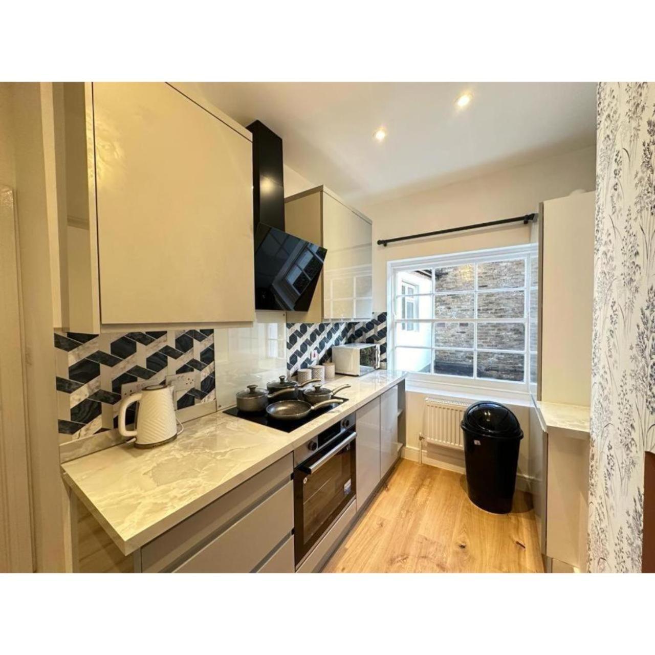 Apartment F1- Stylish 1 Bed Flat Near Edgware Road *