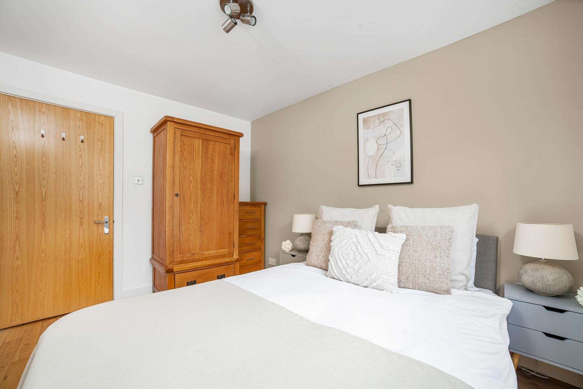 The Canary Wharf Flat *