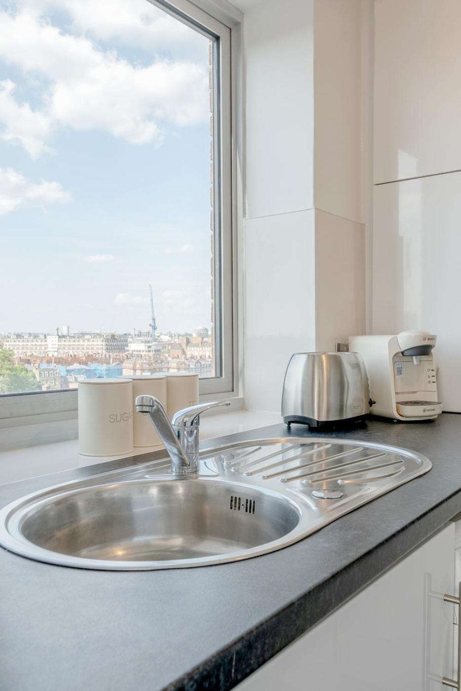 Appartement Stunning Flat In Chelsea, Kings Road With Balcony Londen