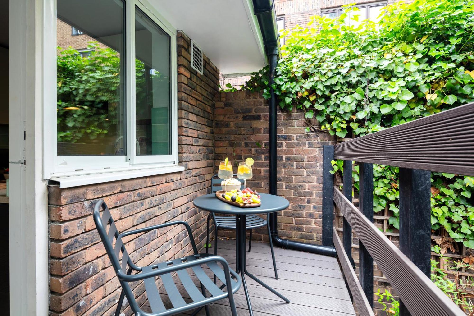 Rare 4beds Townhouse In Kensington With Patio Semesterbostad London