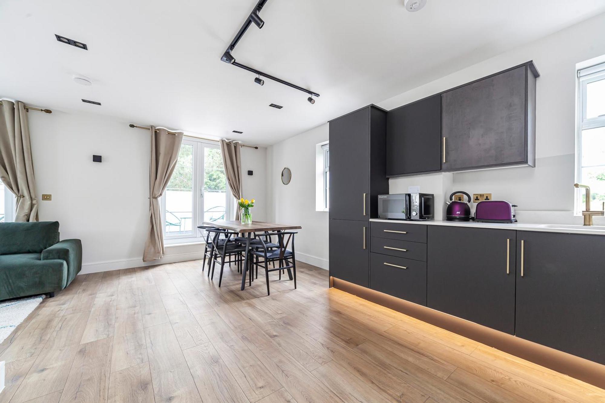 Leilighet Arte - Serviced For Leisure And Business - Private Parking - 12 Minutes Walking From Wembley Stadium *