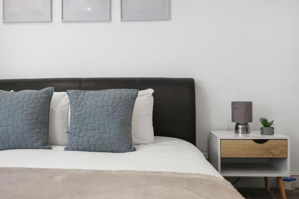 Cozy Private 1-bedroom Short Term & Flexible Renting Hoxton With Free Wifi Londen