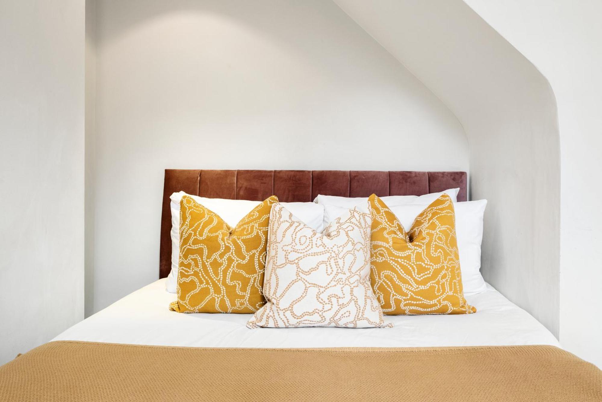 Comfortable In Shoreditch High Street Apartment