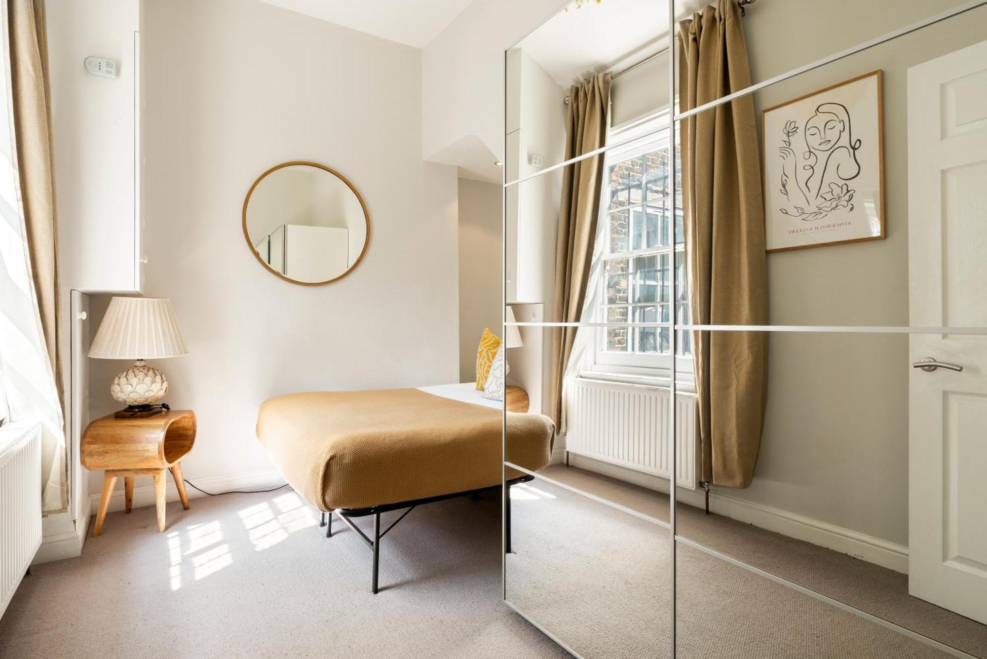 Comfortable In Shoreditch High Street Apartment